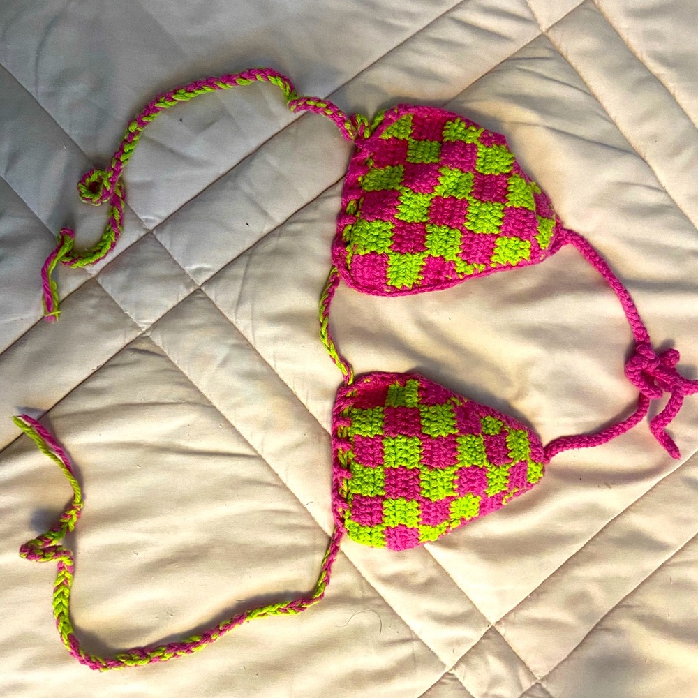 CHECKERED CROCHET BRA/TOP